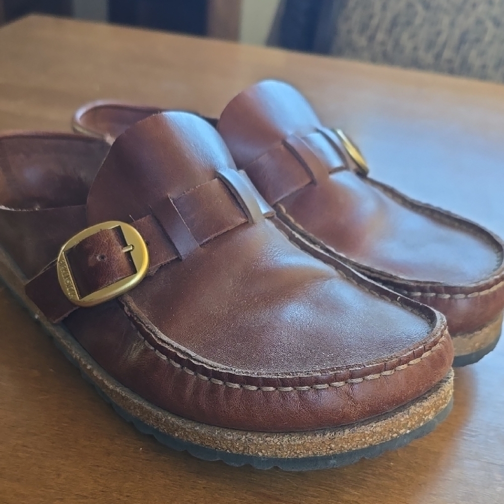 Women's Birkenstock Buckley Clogs In Vintage Wood Roast